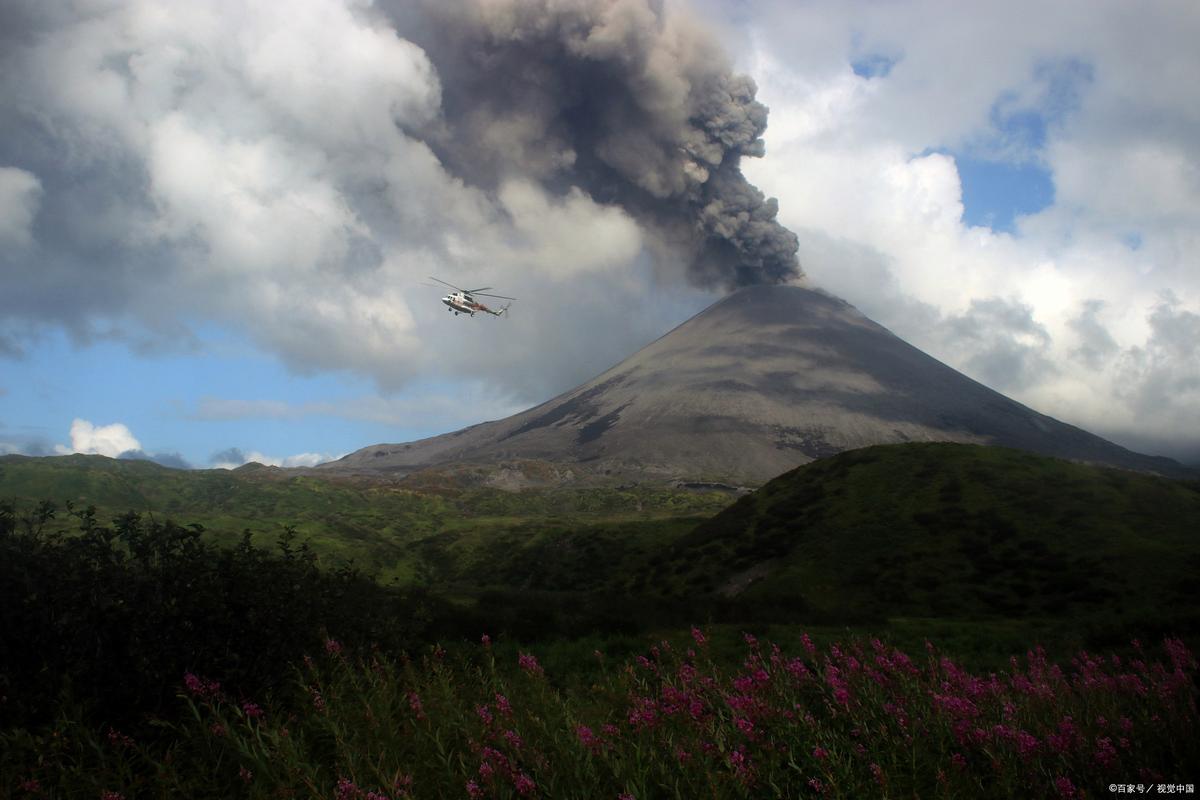二四六香港資料期期準中特和日火山噴發(fā)灰柱5千米與火山噴發(fā)灰柱沖上萬米高空
